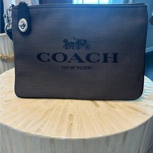Coach - Wristlet